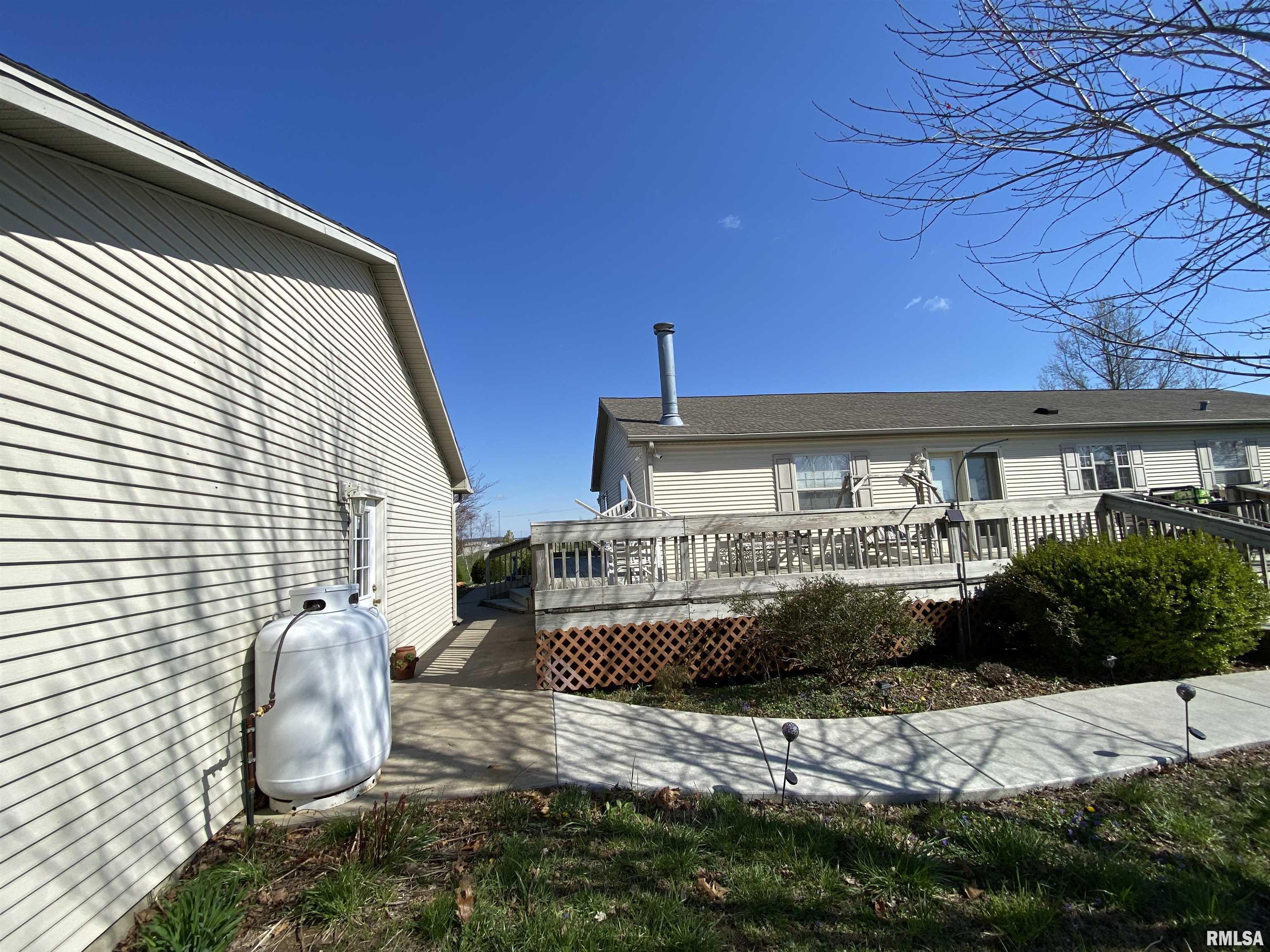 1573 Finney Road Murphysboro, IL 62966 - Photo 4 of 36