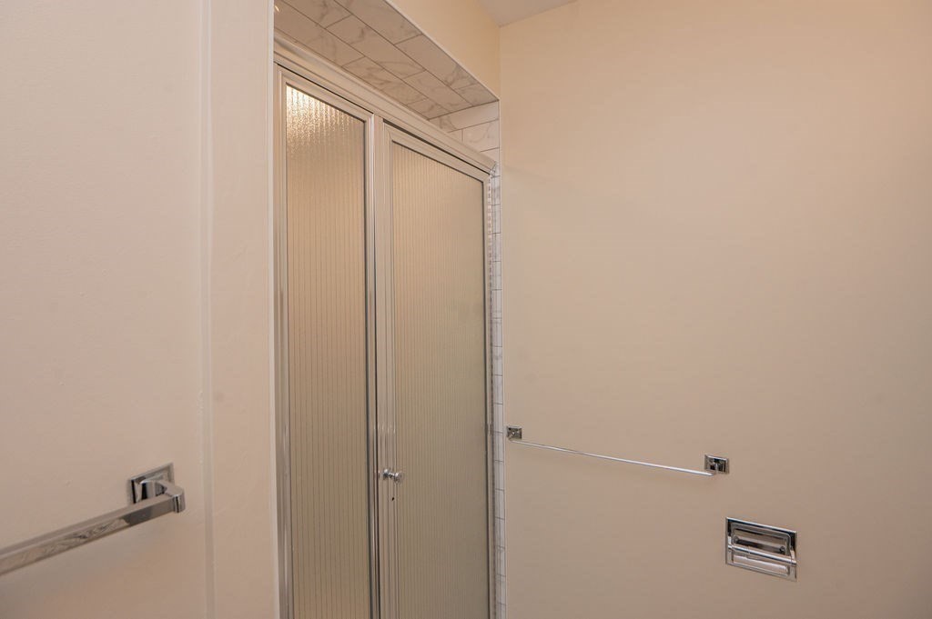 1002 Paradise Road, Unit PHH Swampscott, MA 01907 - Photo 22 of 36