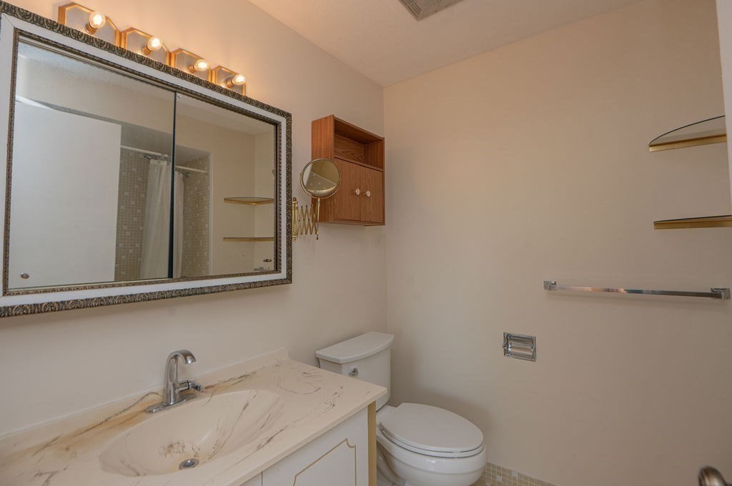 1002 Paradise Road, Unit PHH Swampscott, MA 01907 - Photo 23 of 36