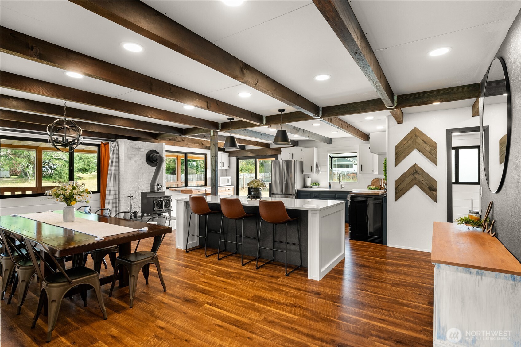914 Garden Road Aberdeen, WA 98520 - Photo 3 of 40 Gallery Image 3