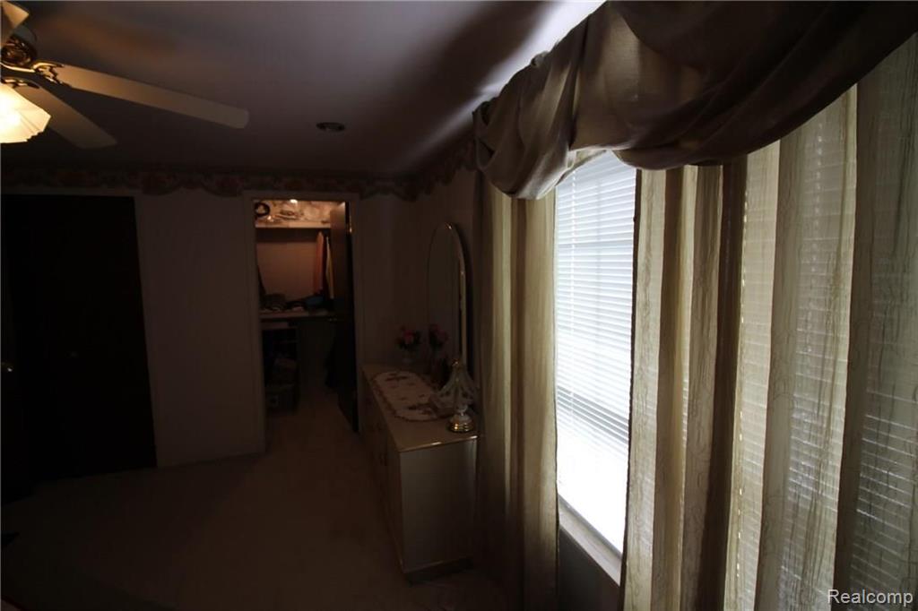 45571 Ledgewood Street Macomb, MI 48044 - Photo 15 of 27