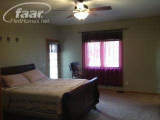 11156 Runyan Lake Road Fenton, MI 48430 - Photo 21 of 28 20292736-20.JPG