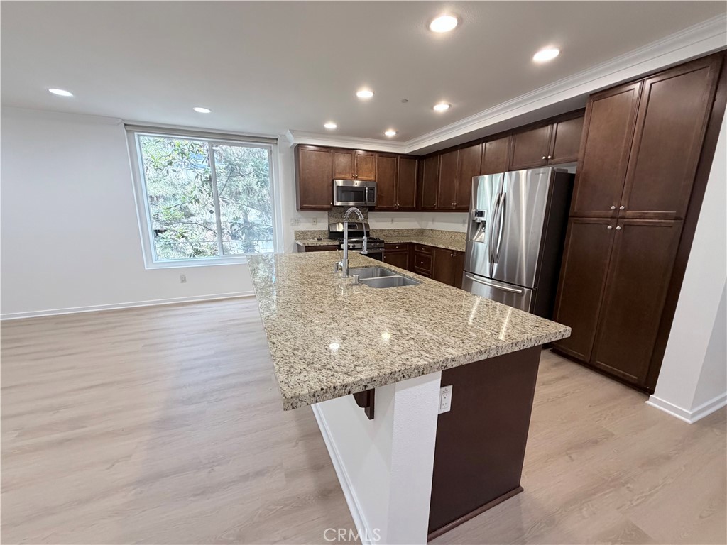 533 Rockefeller Irvine, CA 92612 - Photo 3 of 17