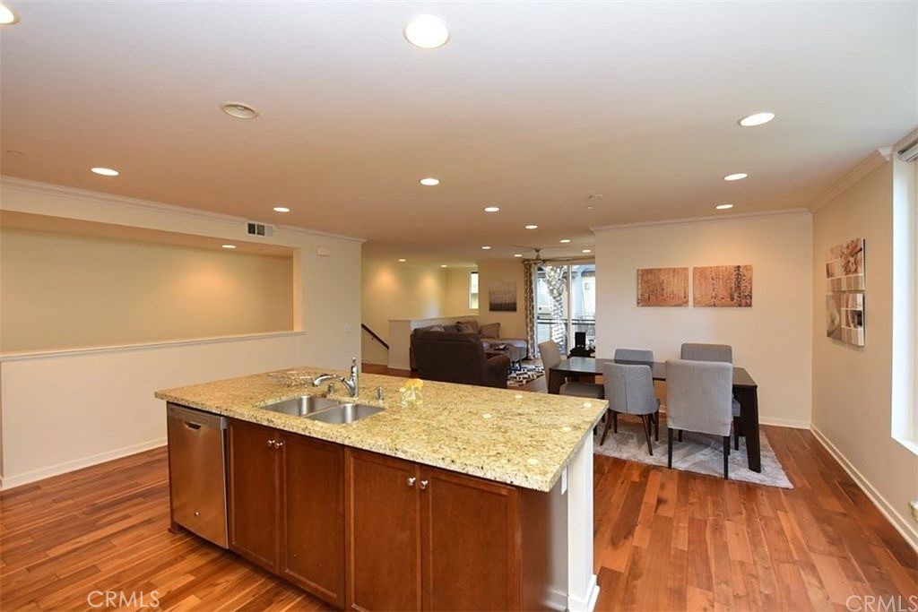 533 Rockefeller Irvine, CA 92612 - Photo 7 of 22