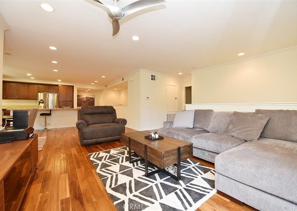 533 Rockefeller Irvine, CA 92612 - Photo 8 of 22