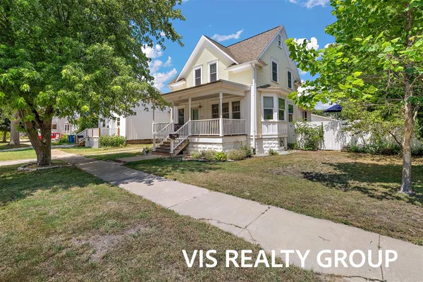 $624,900 | 627 Fulton Avenue, Grand Haven, MI 49417