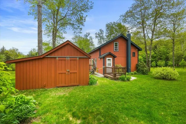 $495,000 | 935 Old Manchester Road, Peru, VT 05152