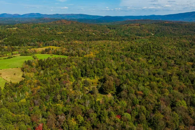 $495,000 | 935 Old Manchester Road, Peru, VT 05152