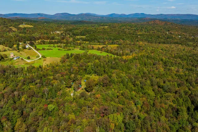 $495,000 | 935 Old Manchester Road, Peru, VT 05152