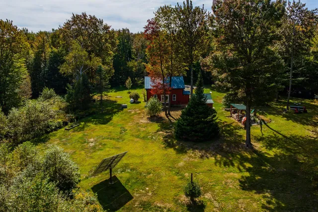 $495,000 | 935 Old Manchester Road, Peru, VT 05152