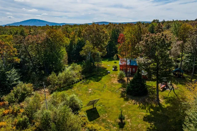 $495,000 | 935 Old Manchester Road, Peru, VT 05152