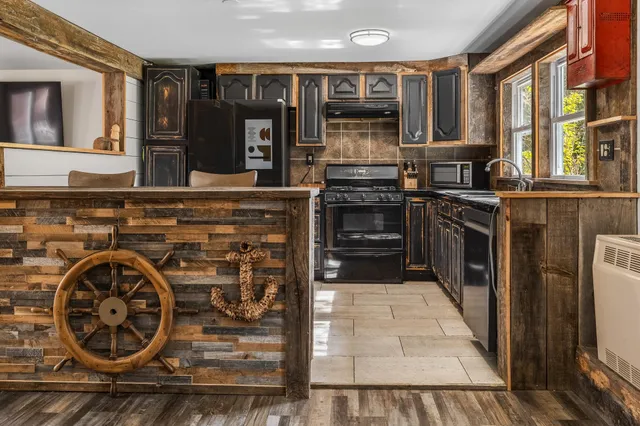 $495,000 | 935 Old Manchester Road, Peru, VT 05152