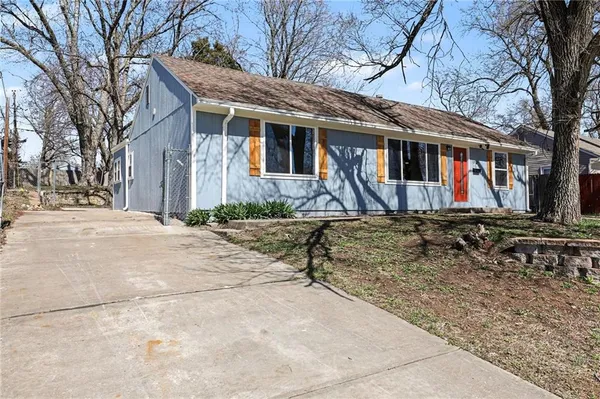 $285,000 | 2720 Hagemann Street, Kansas City, KS 66106