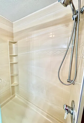 $449,000 | 11 Scottsdale Drive, Hudson, NH 03051