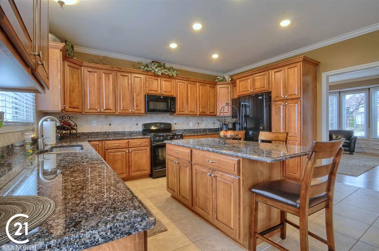 50289 Nesting Ridge Drive Macomb, MI 48044 - Photo 4 of 32 Kitchen