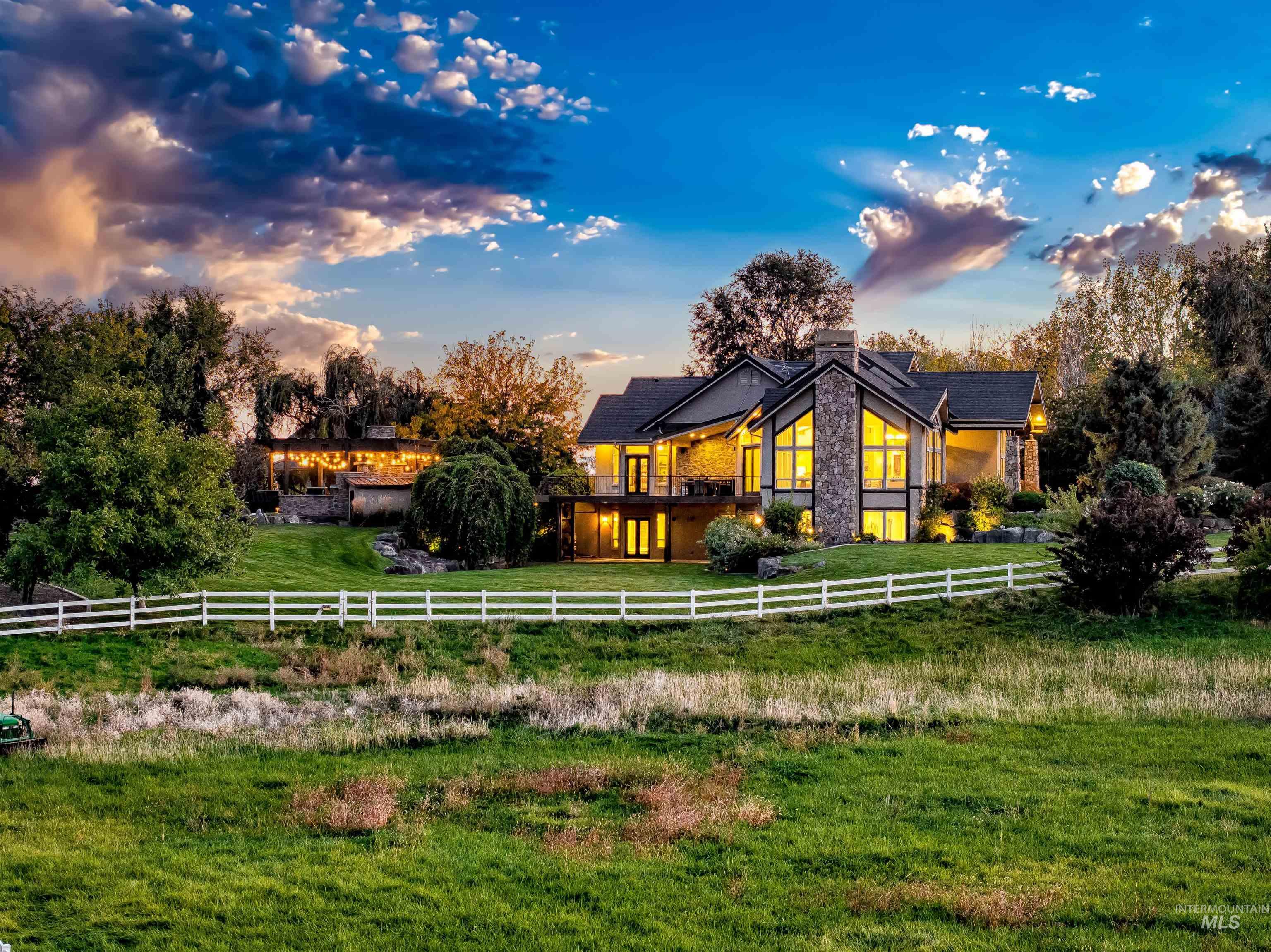 4262 South Rustler Lane Meridian, ID 83642 - Photo 2 of 50