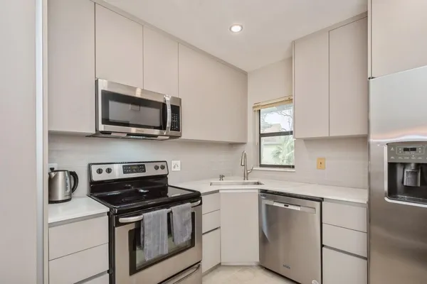 $2,500 | 4485 Carambola Circle North, Unit 27322, Coconut Creek, FL 33066