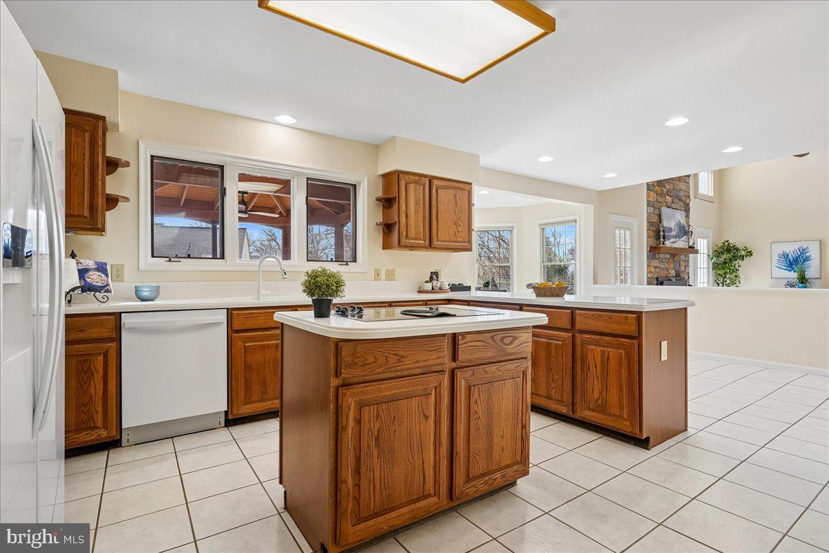8501 Silverview Drive Lorton, VA 22079 - Photo 7 of 72 a kitchen with stainless steel appliances granite countertop a sink counter space and cabinets