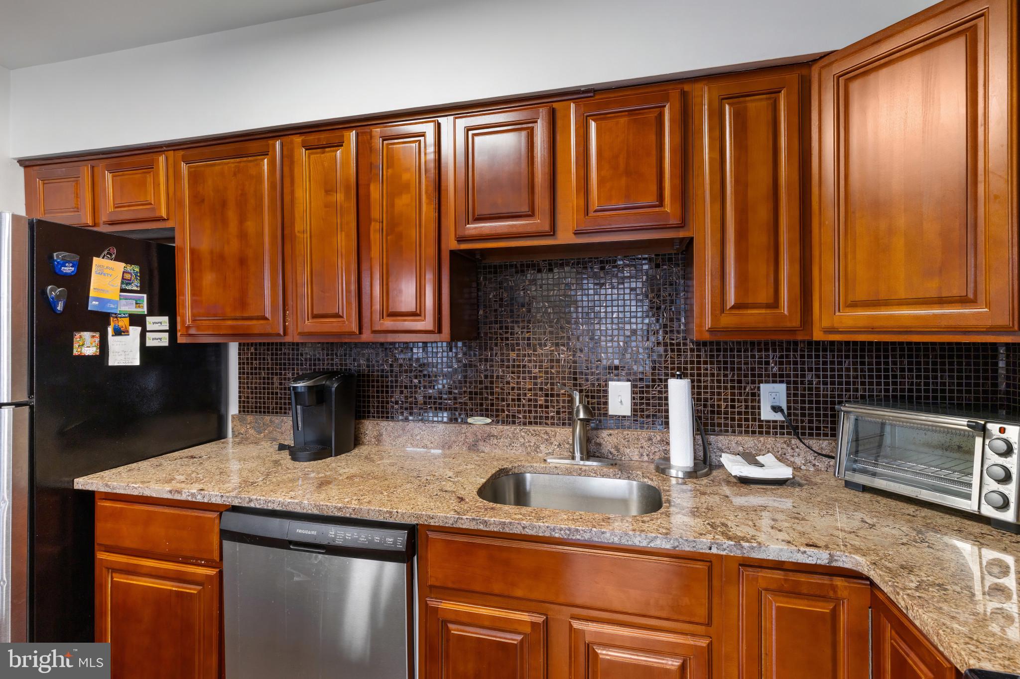 21 Hamill Road, Unit F Baltimore, MD 21210 - Photo 11 of 32