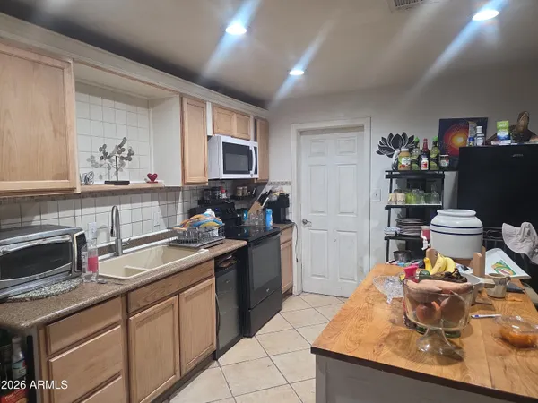 $179,500 | 8682 West Santa Cruz Boulevard, Arizona City, AZ 85123