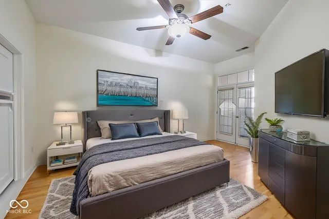 $335,900 | 355 East Ohio Street, Unit 206, Indianapolis, IN 46204