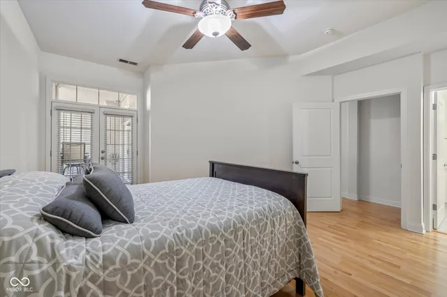 $335,900 | 355 East Ohio Street, Unit 206, Indianapolis, IN 46204