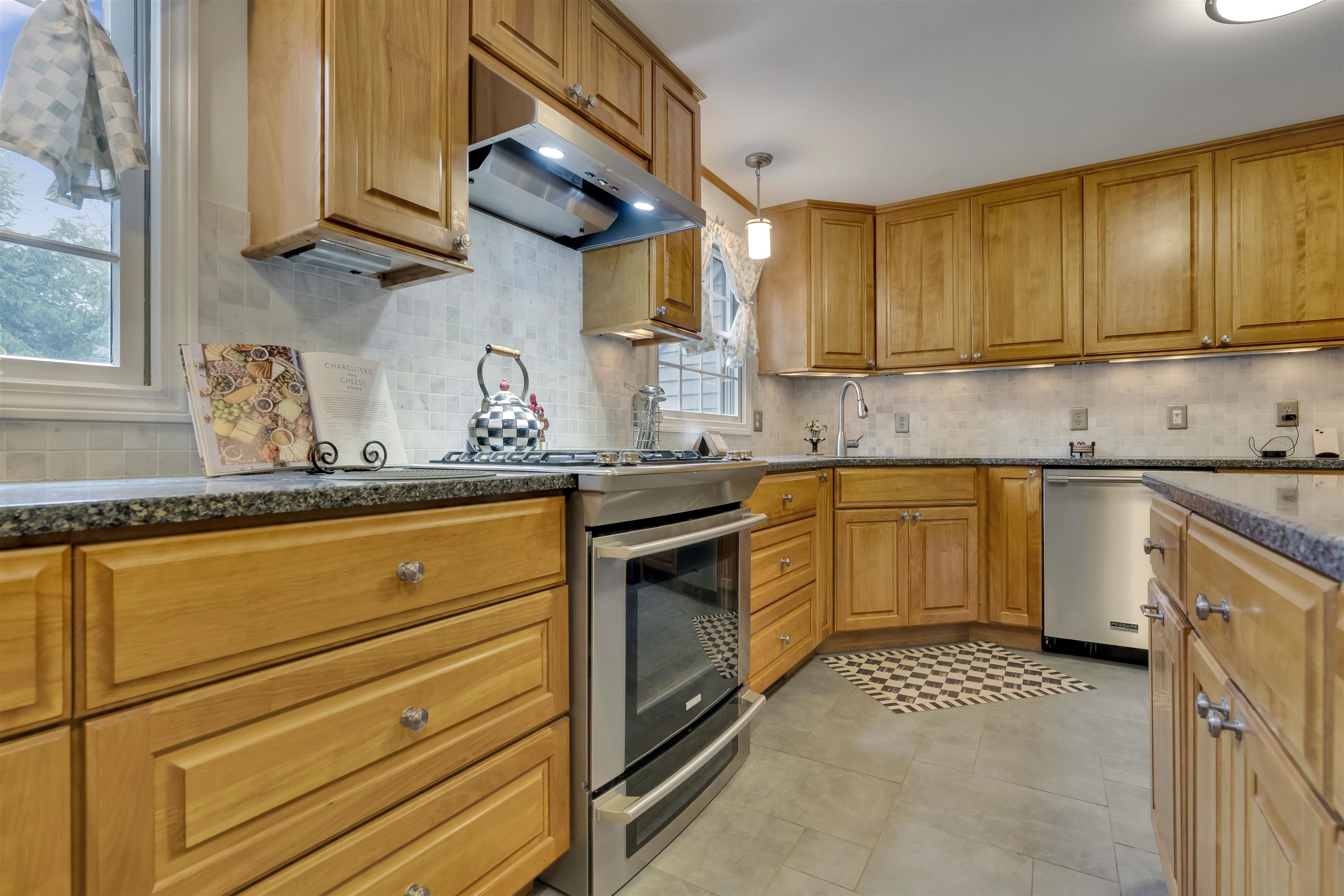 22 Raeder Drive Stratham, NH 03885 - Photo 21 of 52