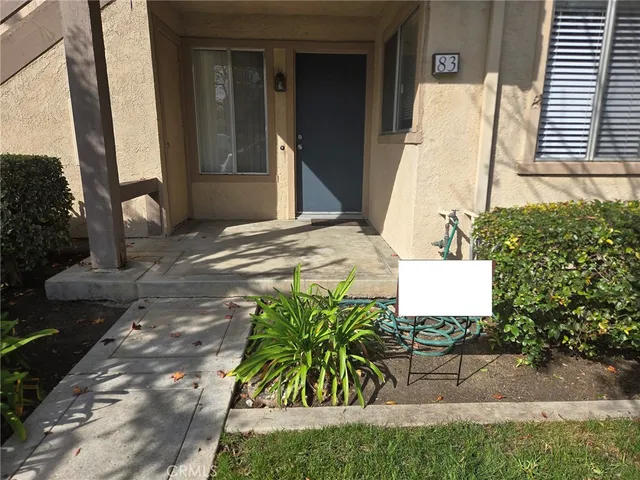 $2,895 | 83 Smokestone, Irvine, CA 92614
