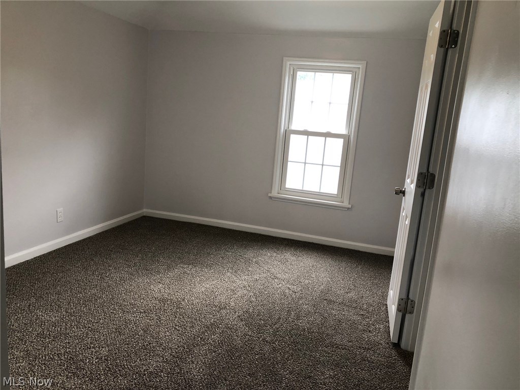 5447 Summit Road Cleveland, OH 44124 - Photo 18 of 25