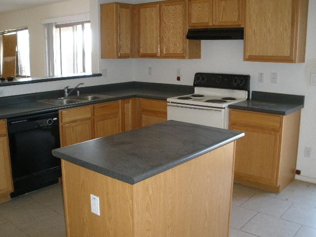 3338 West Fraktur Road Phoenix, AZ 85041 - Photo 4 of 5 Kitchen