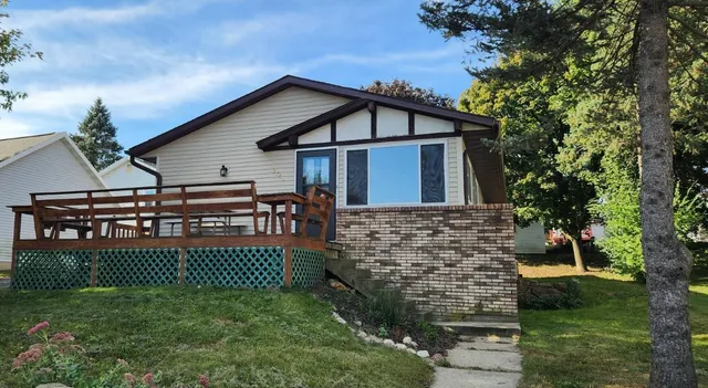 $299,000 | 206 South Garfield Street, Barneveld, WI 53507