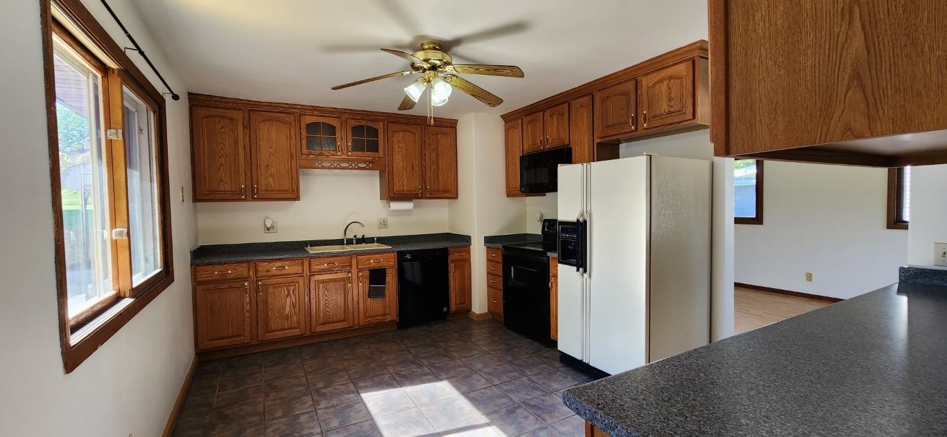 206 South Garfield Street Barneveld, WI 53507 - Photo 3 of 26