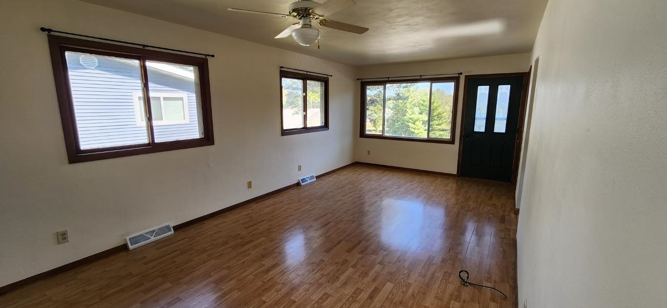 206 South Garfield Street Barneveld, WI 53507 - Photo 6 of 26