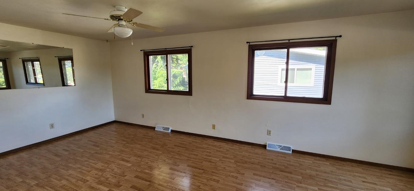 206 South Garfield Street Barneveld, WI 53507 - Photo 8 of 26