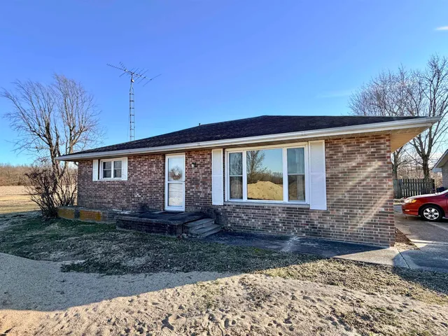 $239,000 | 13799 West 700th Road, Jasonville, IN 47438