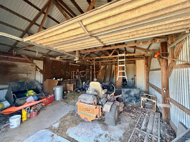 $239,000 | 13799 West 700th Road, Jasonville, IN 47438