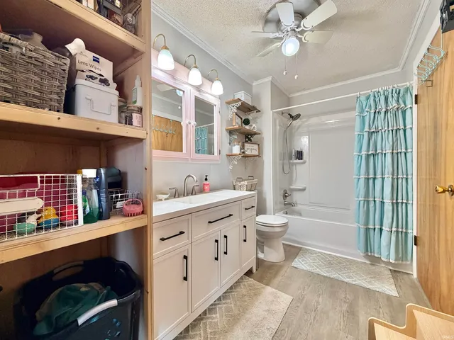 $239,000 | 13799 West 700th Road, Jasonville, IN 47438