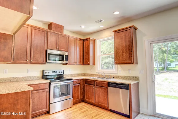 $1,700 | 120 Crabshell Lane, Sneads Ferry, NC 28460