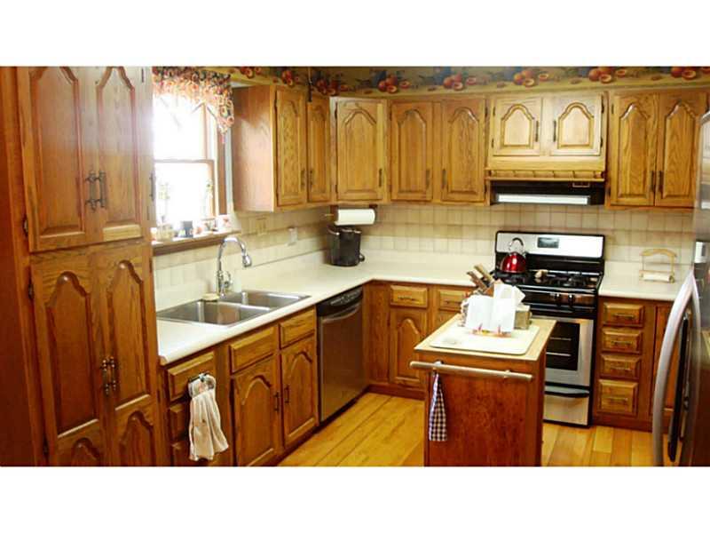 910 Irwin Run Road West Mifflin, PA 15122 - Photo 2 of 25 Kitchen.