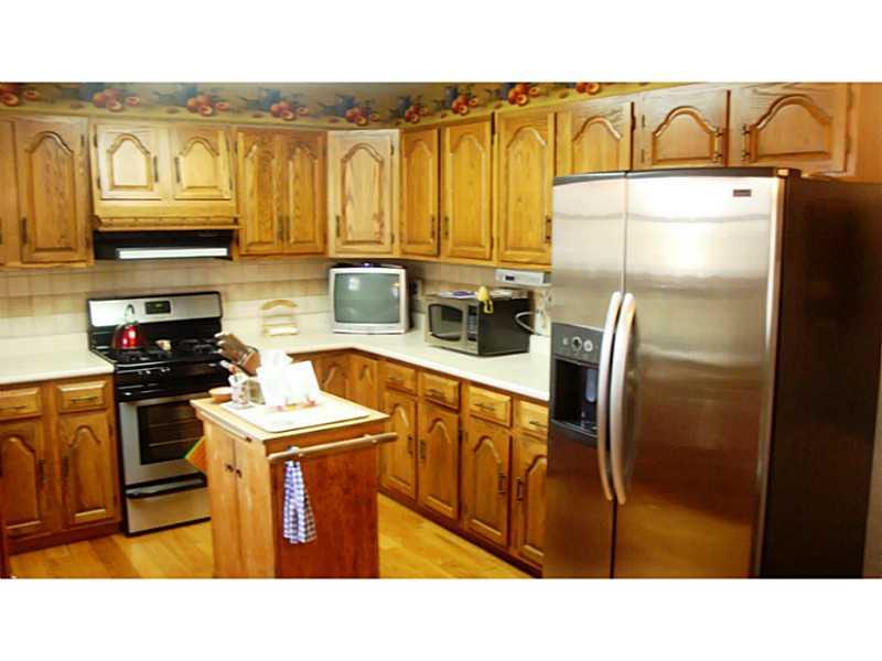 910 Irwin Run Road West Mifflin, PA 15122 - Photo 3 of 25 Kitchen.