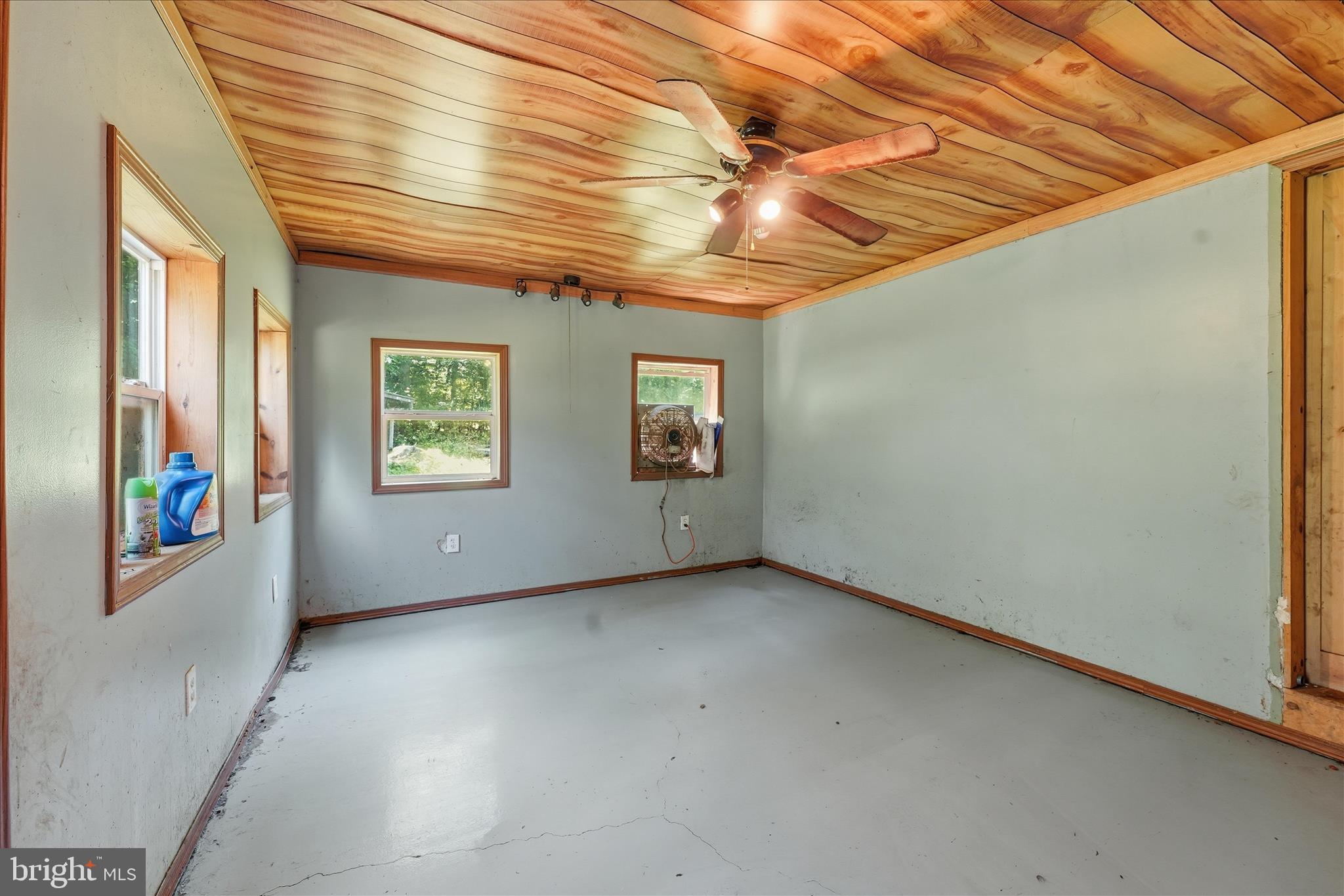 14316 Tower Road Smithsburg, MD 21783 - Photo 18 of 49 Family Room