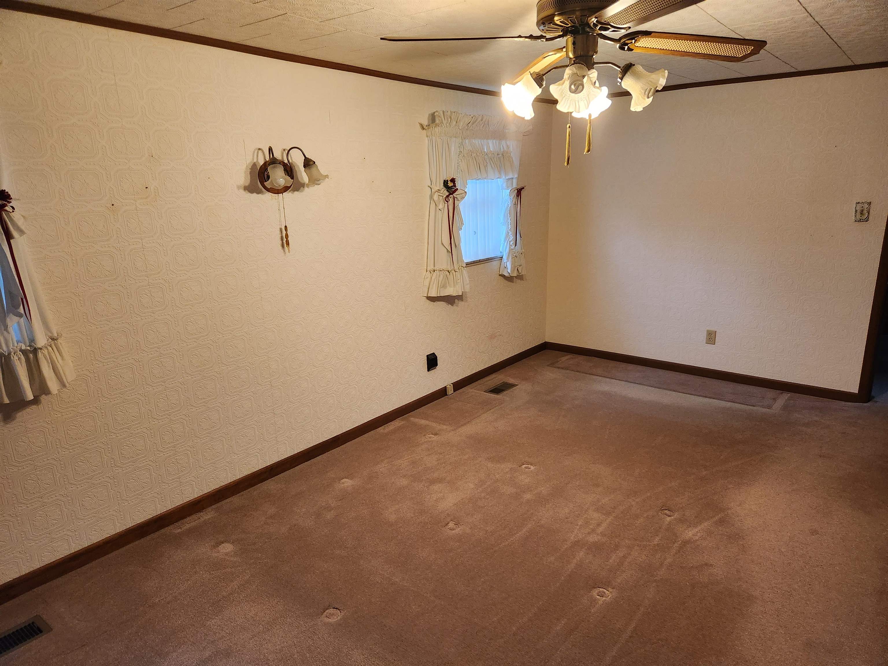 3550 Morrow Road Huntington, WV 25701 - Photo 11 of 22 Gallery Image 11