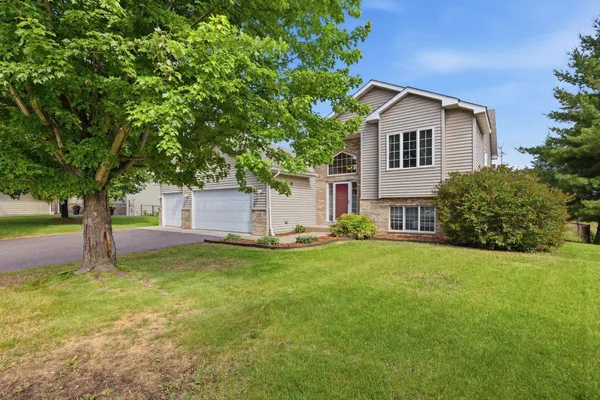 $389,999 | 11060 14th Street Northeast, Hanover, MN 55341