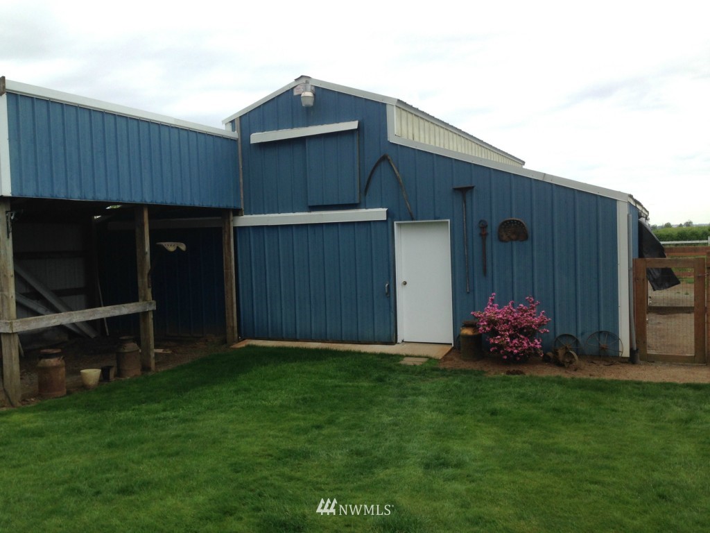 9053 Line Road Lynden, WA 98264 - Photo 22 of 25