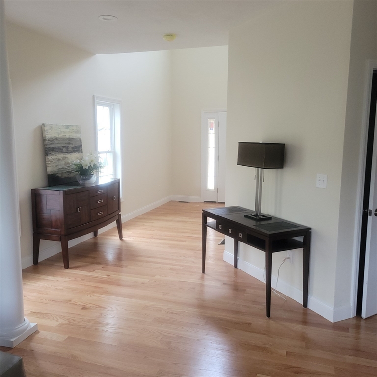 21 B Crownshield Uxbridge, MA 01569 - Photo 7 of 8