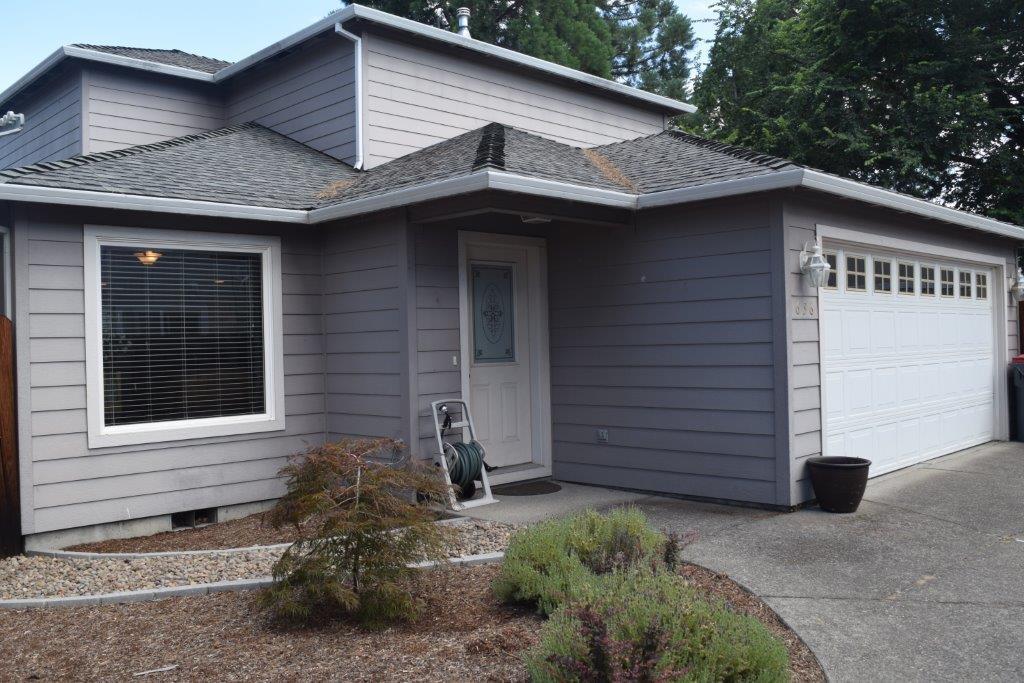 636 Shadow Way Central Point, OR 97502 - Photo 1 of 23 DSC_0023.1