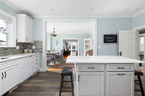 $4,000 | 127 West Main Road, Middletown, RI 02842