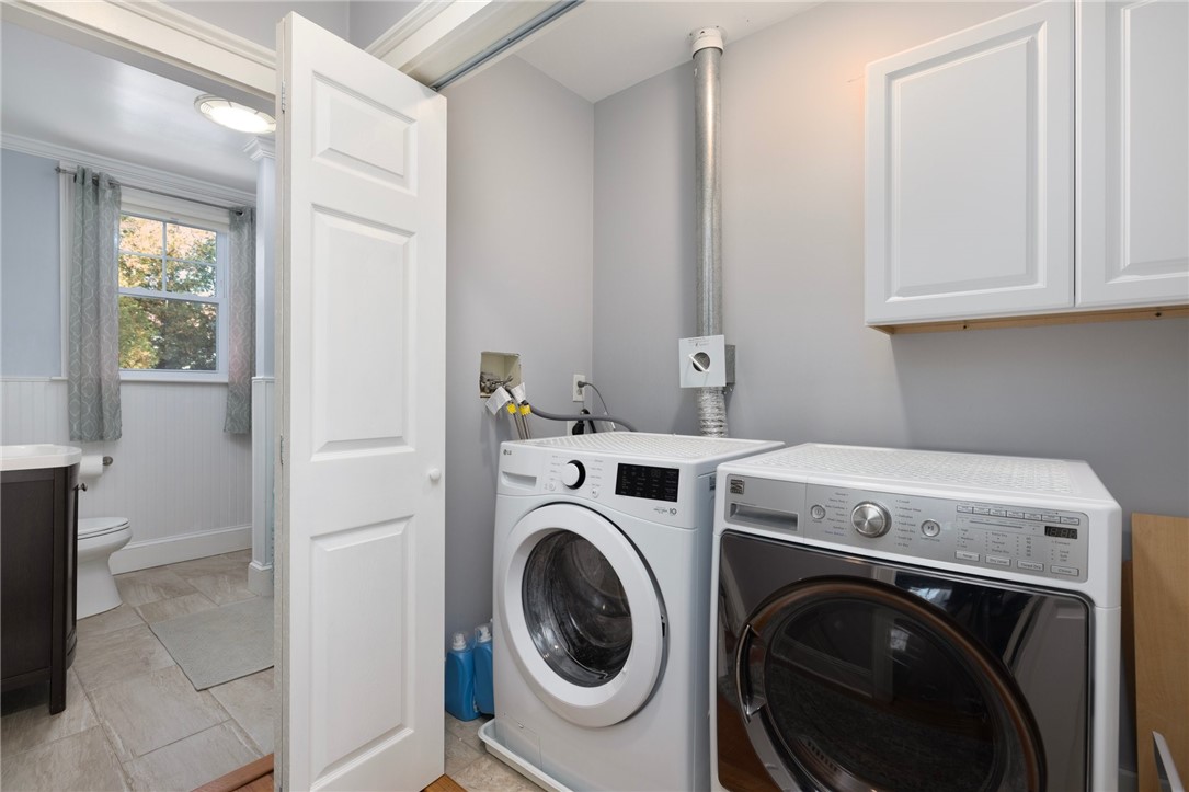127 West Main Road Middletown, RI 02842 - Photo 26 of 33 2nd floor laundry