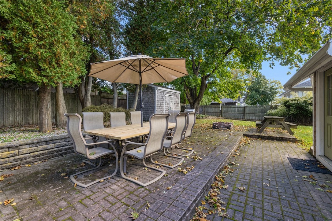 127 West Main Road Middletown, RI 02842 - Photo 29 of 33