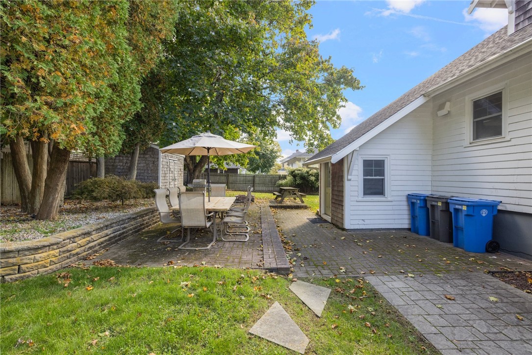 127 West Main Road Middletown, RI 02842 - Photo 30 of 33